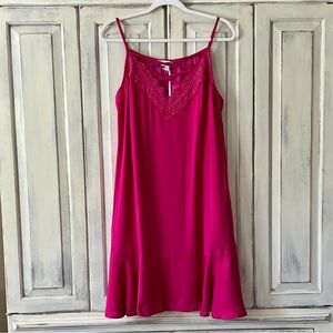 🟠NWT DAVI & DANI Bottom Ruffle Mini Dress with Crochet/Lace Details Fuchsia LG